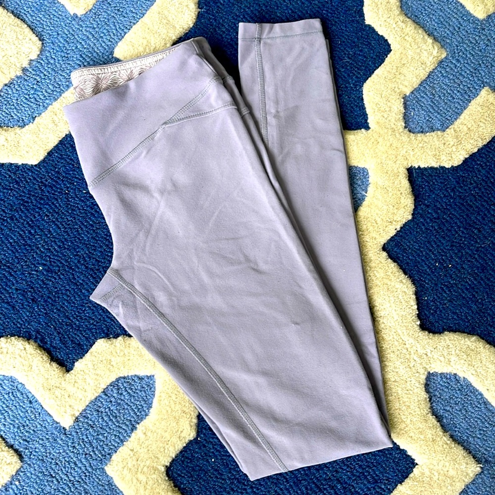 Excellent Condition Crane & Lion leggings with patterned inside waistband